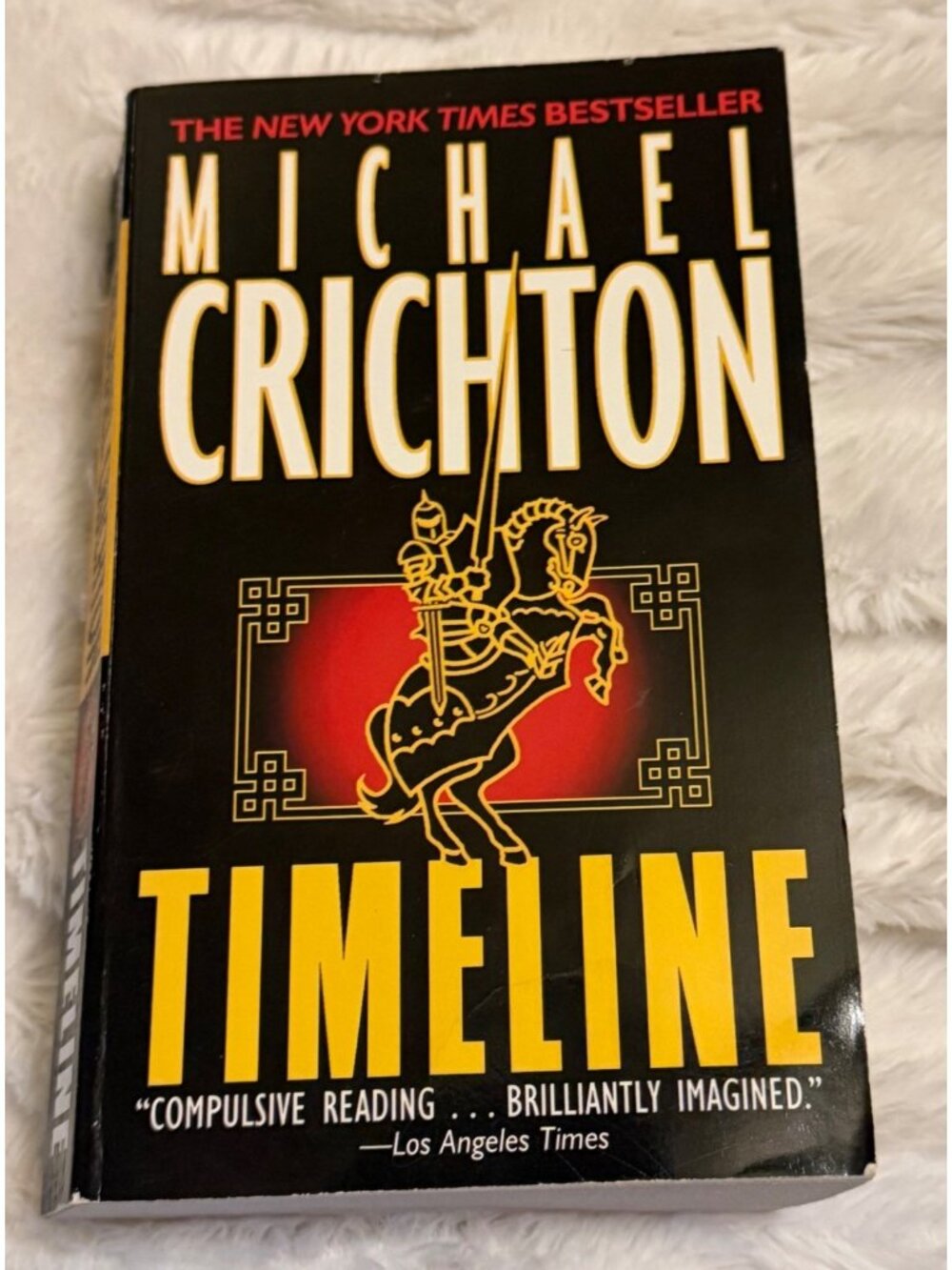 TIMELINE Paperback Fiction Book Novel by Michael Crichton (READ)